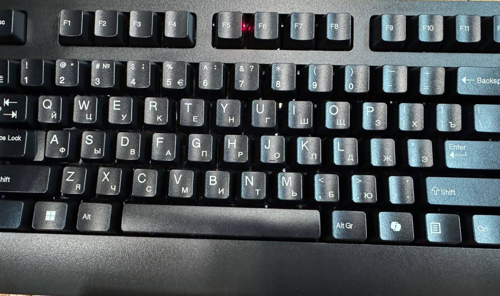 Lenovo ThinkCentre M70q G5 Tiny [12TD003SSA] (КЛАВ.РУС.ГРАВ.) Black {i5-13400T/16GB 2slots/512GB SSD