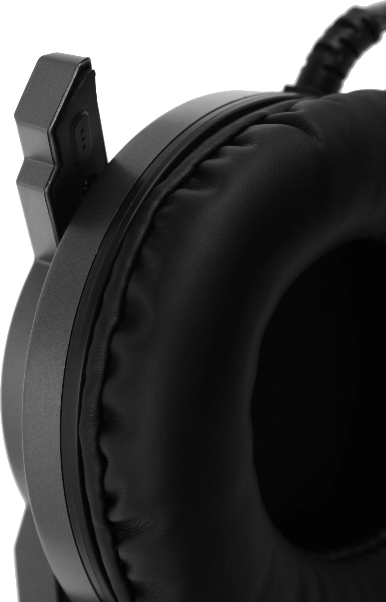 A4Tech Bloody G437 черный 1.8м мониторные