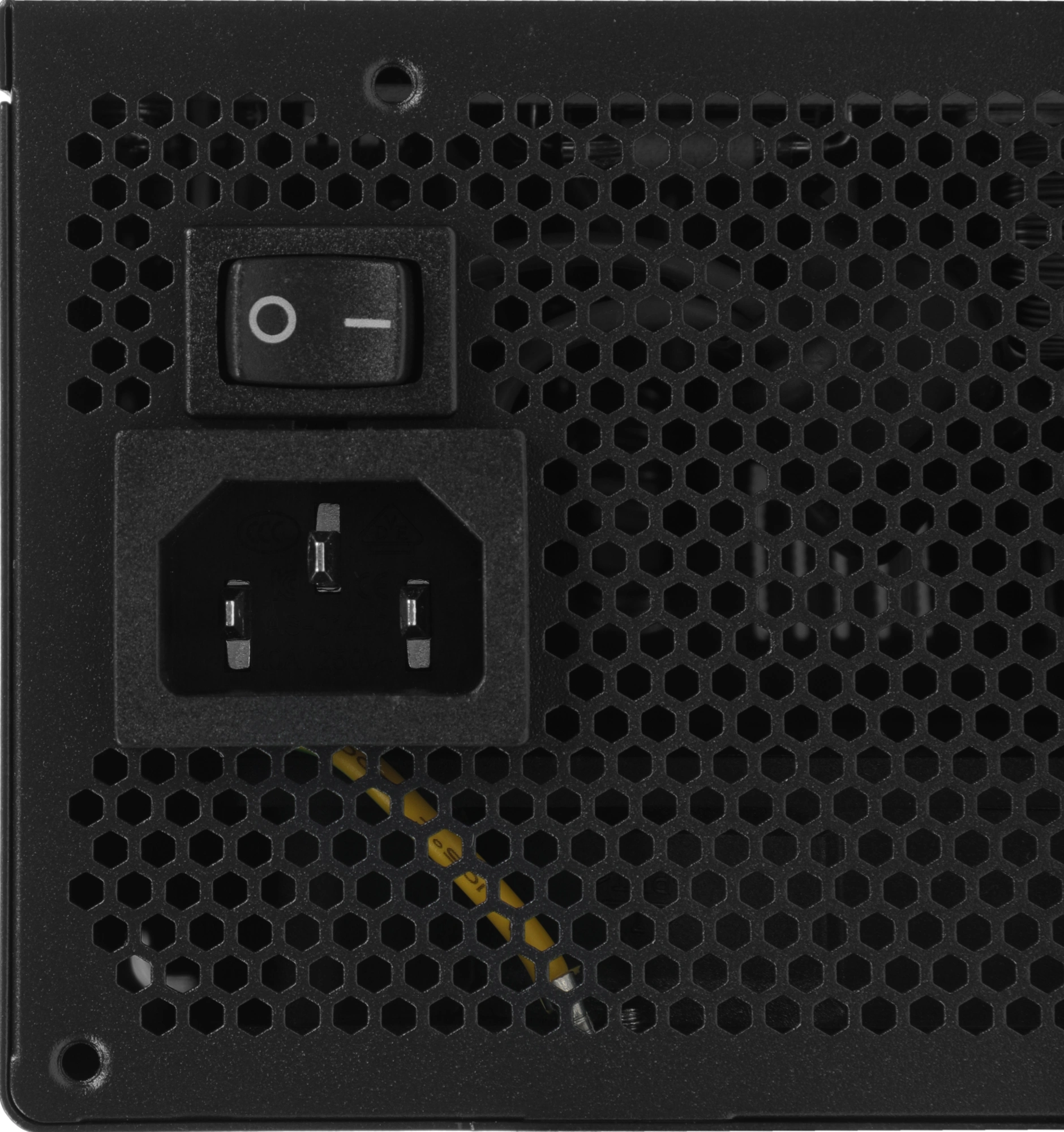 Блок питания PcCooler ATX 650W P3-F650-W1H 80 PLUS WHITE (20+4pin) APFC 120mm fan 6xSATA RTL