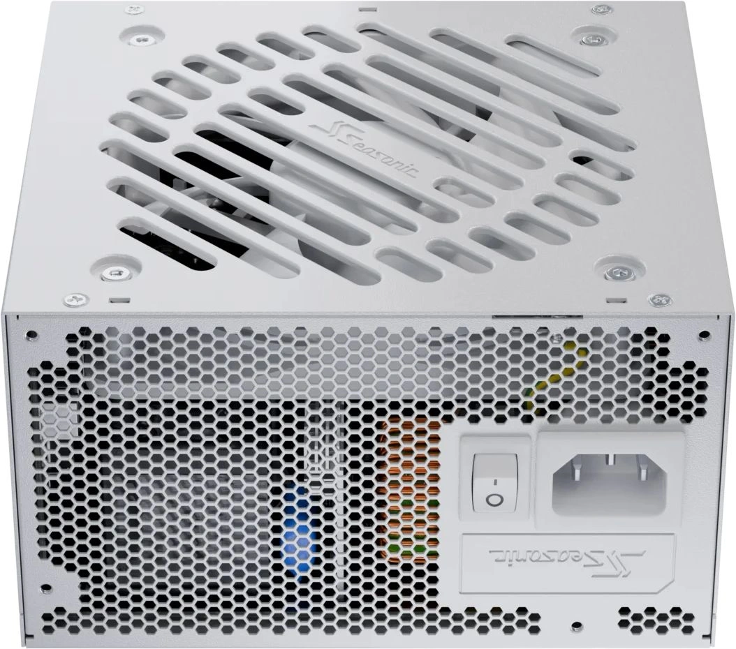 Блок питания Seasonic ATX 750W Core GX-750 White 80+ gold (20+4pin) APFC 120mm fan 6xSATA Cab Manag 