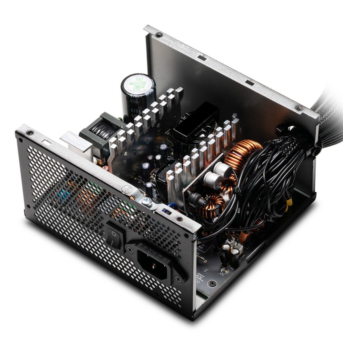 Блок питания XPG Pylon 750 (ATX 2.52, 750W, PWM 120mm FDB fan, Active PFC, DC to DC, 80+ BRONZE, Jap