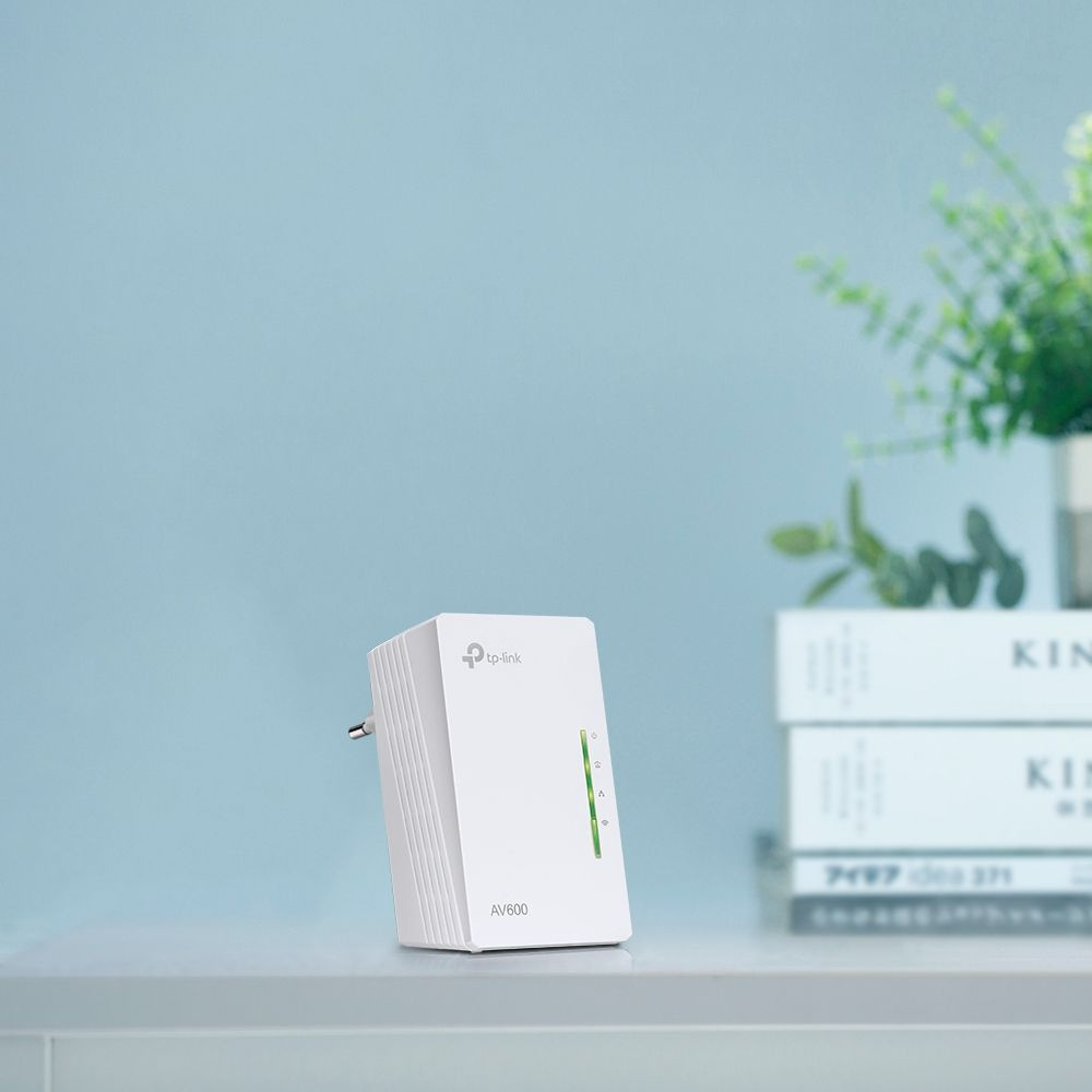 Сетевой адаптер HomePlug AV TP-Link TL-WPA4220 AV600 Fast Ethernet (ант.внутр.)