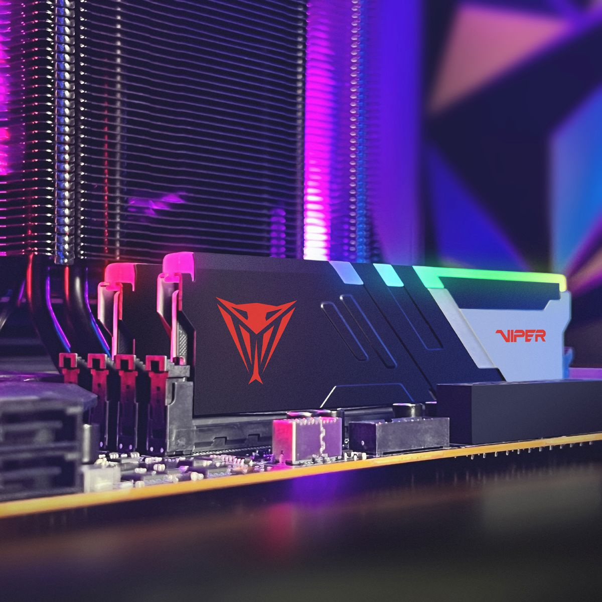 Память DDR5 2x16Gb 5600MHz Patriot PVVR532G560C36K Viper Venom RGB RTL Gaming PC5-44800 CL36 DIMM 28